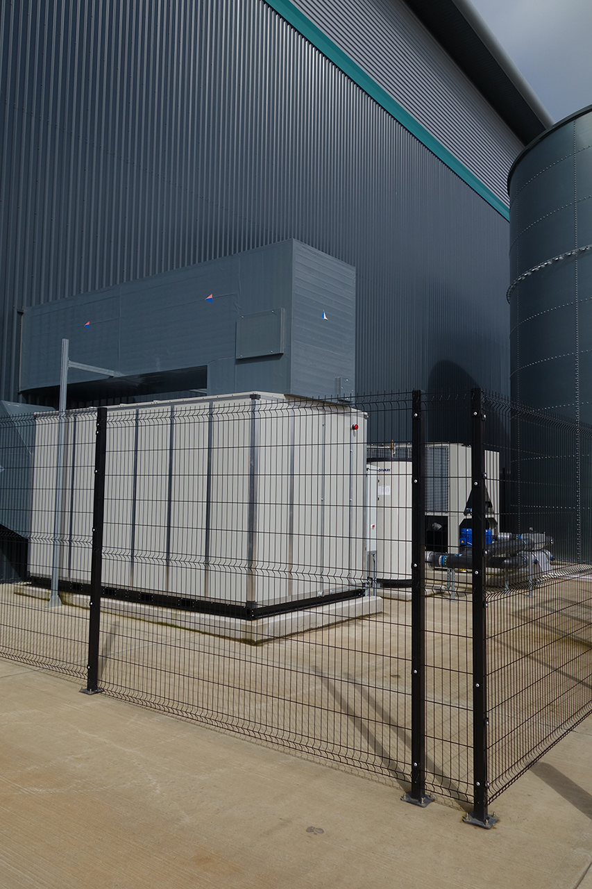 Daikin reversible air source heat pump